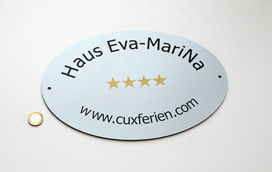 Ovales Schild aus Alu SchiBond® weiss