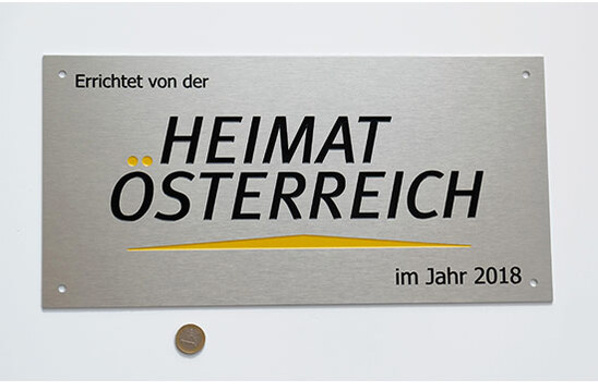 Firmenschild Alu edelstahloptik geb&uuml;rstet mit 2-farbiger Gravur