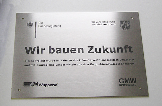 Edelstahlschild mit Laserbeschriftung